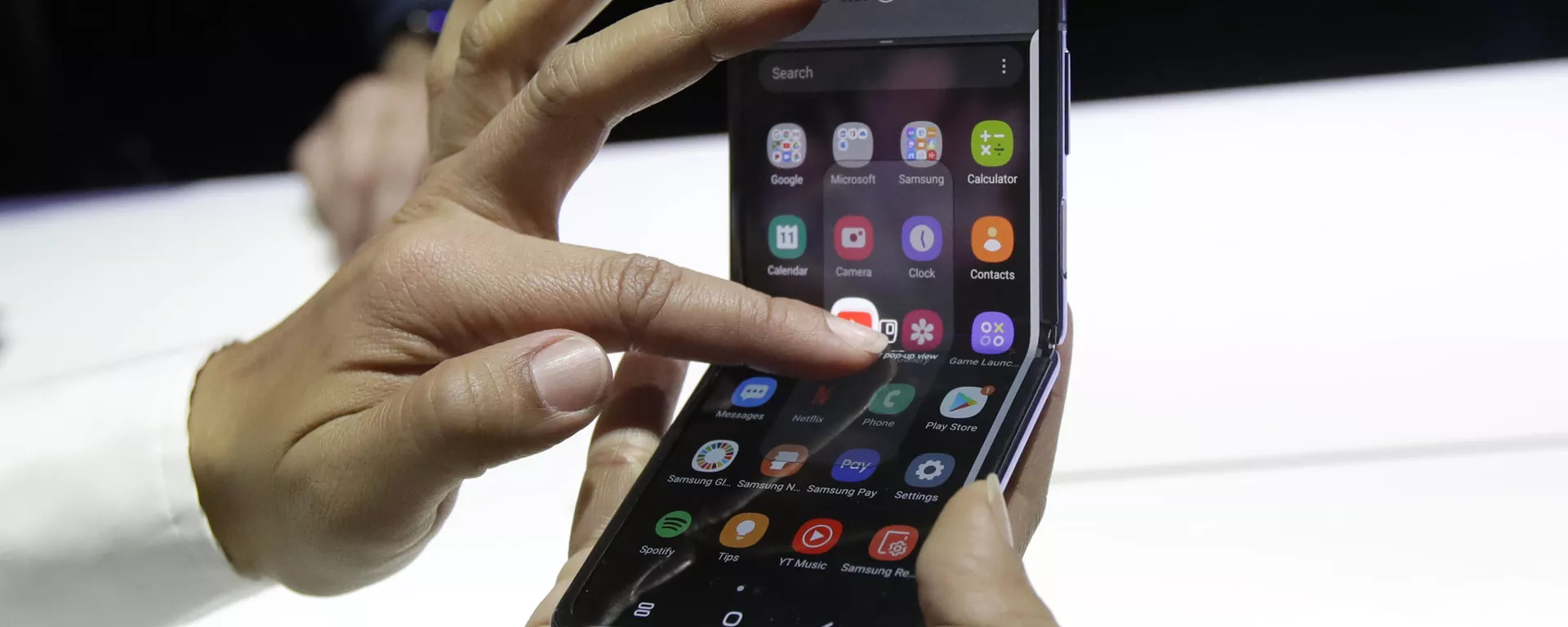 Демонстрация нового смартфона Samsung Galaxy Z Flip Phone - Sputnik 日本, 1920, 23.03.2021