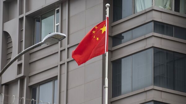 アメリカ・ヒューストンの中国領事館の外にある中国国旗 - Sputnik 日本