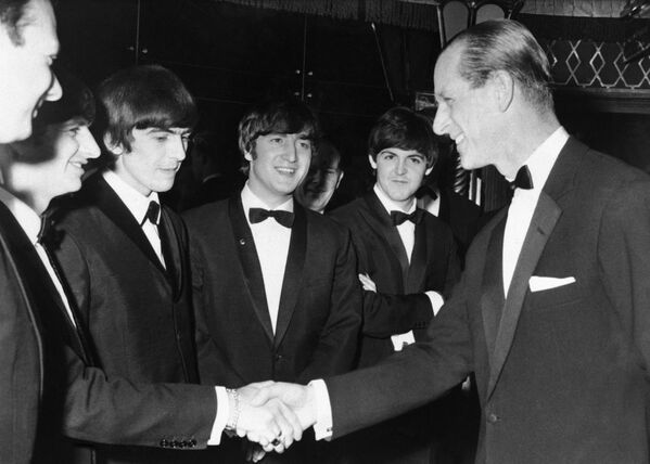 ビートルズと対面するフィリップ殿下（1964年3月23日） - Sputnik 日本