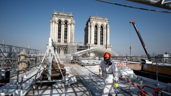 ノートルダム大聖堂の屋根の再建工事現場 - Sputnik 日本