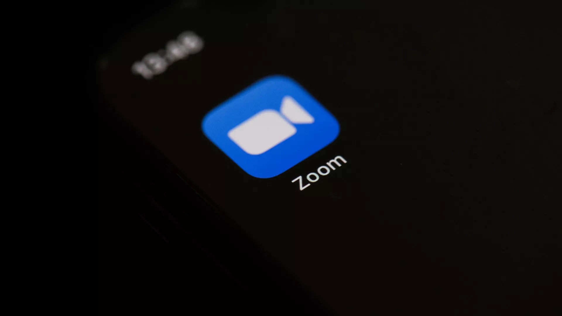 Zoomが大規模リストラ、CEOは年間給与の98％をカット