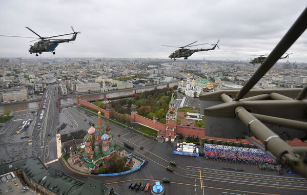 パレードの「空の部」は、Mi-26重量級ヘリコプター3機で開幕 - Sputnik 日本