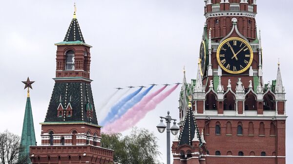 Самолеты-буксировщики мишеней Су-25БМ во время воздушной части парада в честь 76-й годовщины Победы в Великой Отечественной войне в Москве - Sputnik 日本