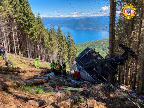 イタリア・ピエモンテ州で発生したロープウェイのゴンドラ落下事故の現場 - Sputnik 日本