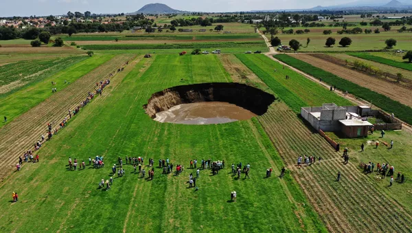 メキシコの巨大な陥没 - Sputnik 日本
