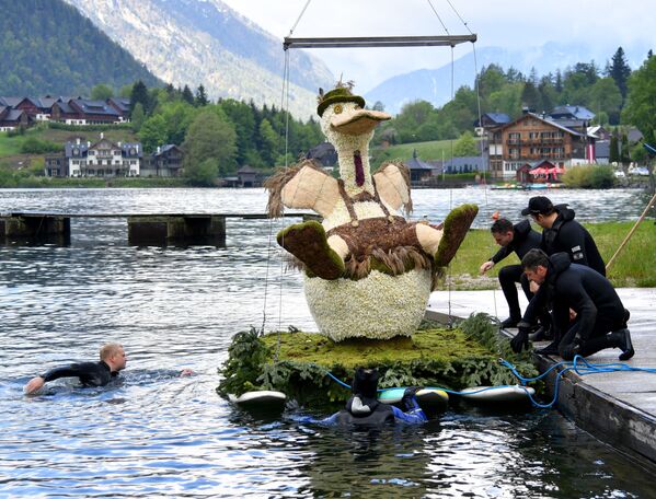 オーストリアのグルンドル湖で行われる「第61回水仙祭り」に向けて準備する人々 - Sputnik 日本