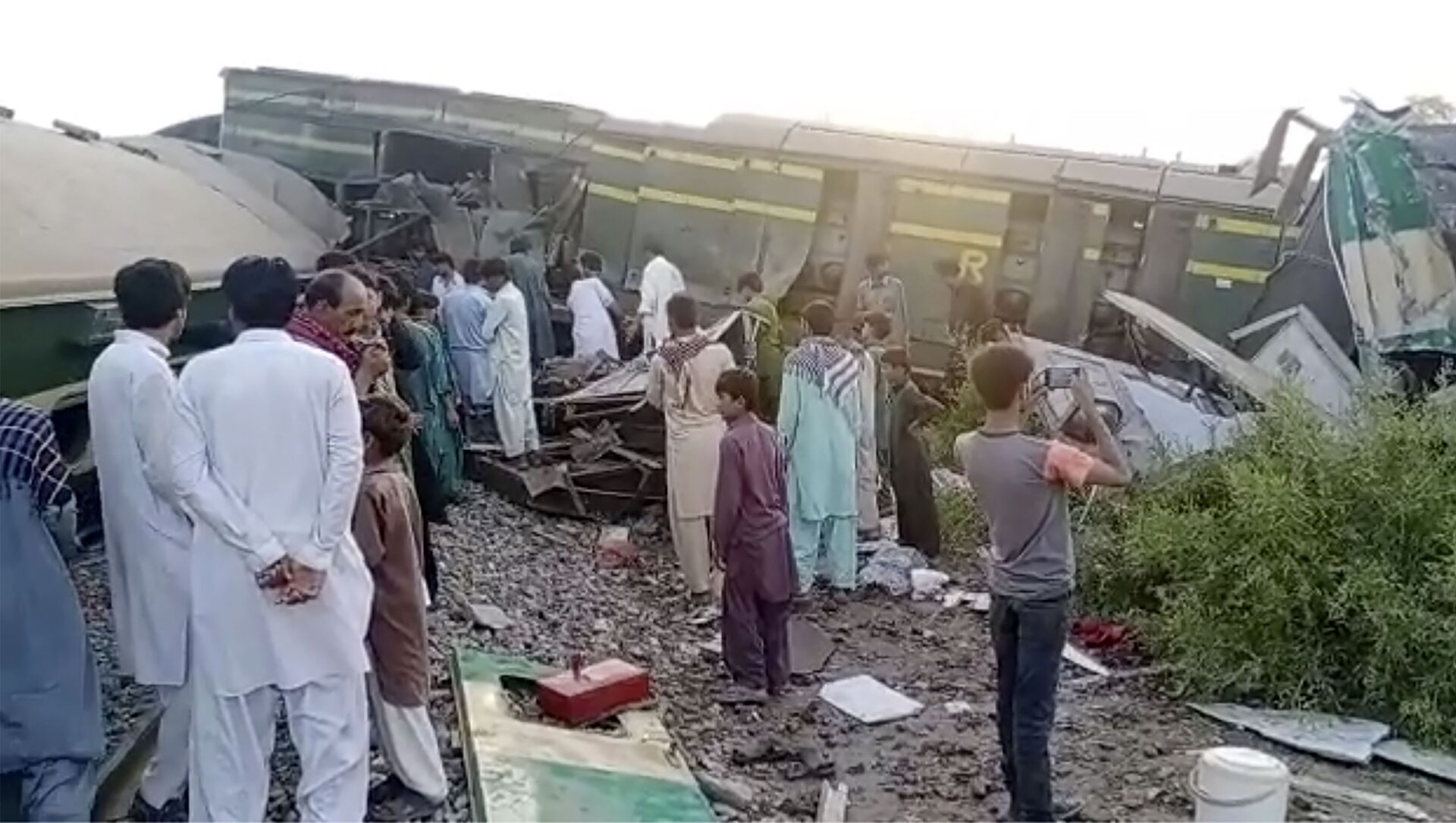 パキスタンの列車衝突事故 - Sputnik 日本, 1920, 07.06.2021