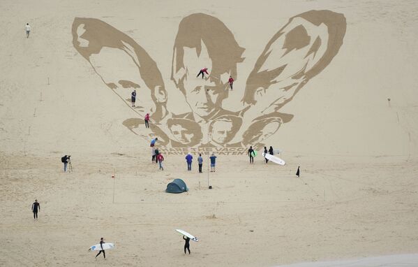 英イングランド・コーンウォールで、砂の上に描かれたG7の首脳ら - Sputnik 日本