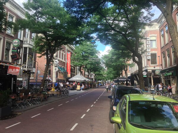オランダ・ロッテルダムの「ウィッテ・デ・ウィズストラート」。ロッテルダム市民が出かける場所といえはこの通り - Sputnik 日本