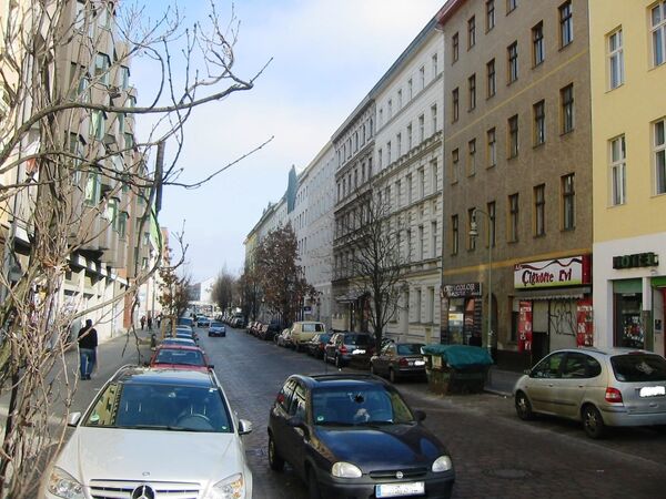 ドイツ・ベルリンの「マリアンネン通り」。全長1km弱の静かな通りにストリートアートやデザインショップ、コーヒーショップなどが集まる - Sputnik 日本