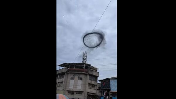 Massive Smoke Ring in the Sky - Sputnik 日本
