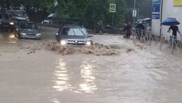 ヤルタ市で豪雨 - Sputnik 日本