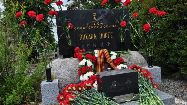 在京ロシア外交官　リヒャルト・ゾルゲの墓前で大祖国戦争の犠牲者を追悼 - Sputnik 日本