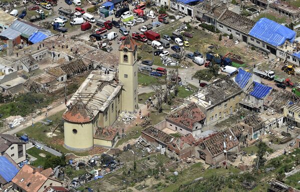 チェコ・南モラヴィア州の竜巻に襲われた村の様子 - Sputnik 日本