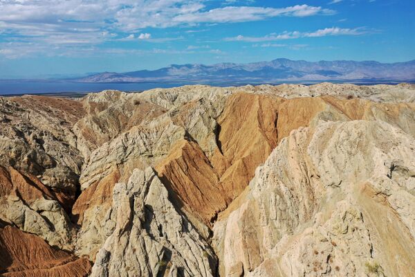 米カリフォルニア州に走るサンアンドレアス断層にみられる岩石や鉱物 - Sputnik 日本