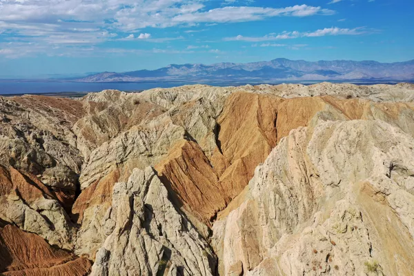 米カリフォルニア州に走るサンアンドレアス断層にみられる岩石や鉱物 米カリフォルニア州に走るサンアンドレアス断層にみられる岩石や鉱物 - Sputnik 日本