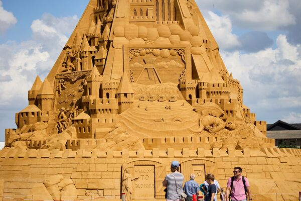 デンマーク・ブロックフスに完成した世界一高い砂の城 - Sputnik 日本