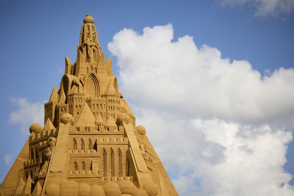デンマーク・ブロックフスに完成した世界一高い砂の城 - Sputnik 日本