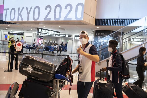成田空港に到着したフランス選手団 - Sputnik 日本