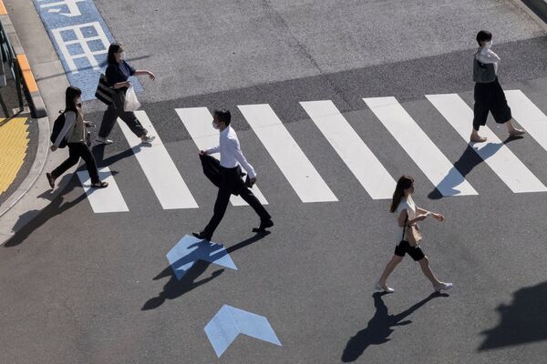 東京の横断歩道を渡る人々 - Sputnik 日本