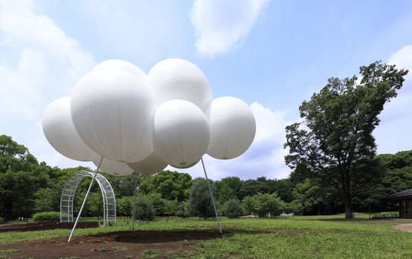 Cloud pavilion（雲のパビリオン）設計：藤本壮介、  撮影：木奥恵三 - Sputnik 日本