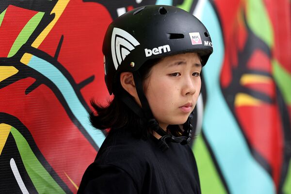 日本の女子スケートボード代表の岡本碧優（みすぐ）選手（15）。東京五輪ではパークに出場予定 - Sputnik 日本