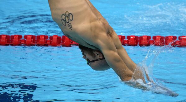 脇腹にオリンピックシンボルのタトゥーを入れた競泳の選手 - Sputnik 日本
