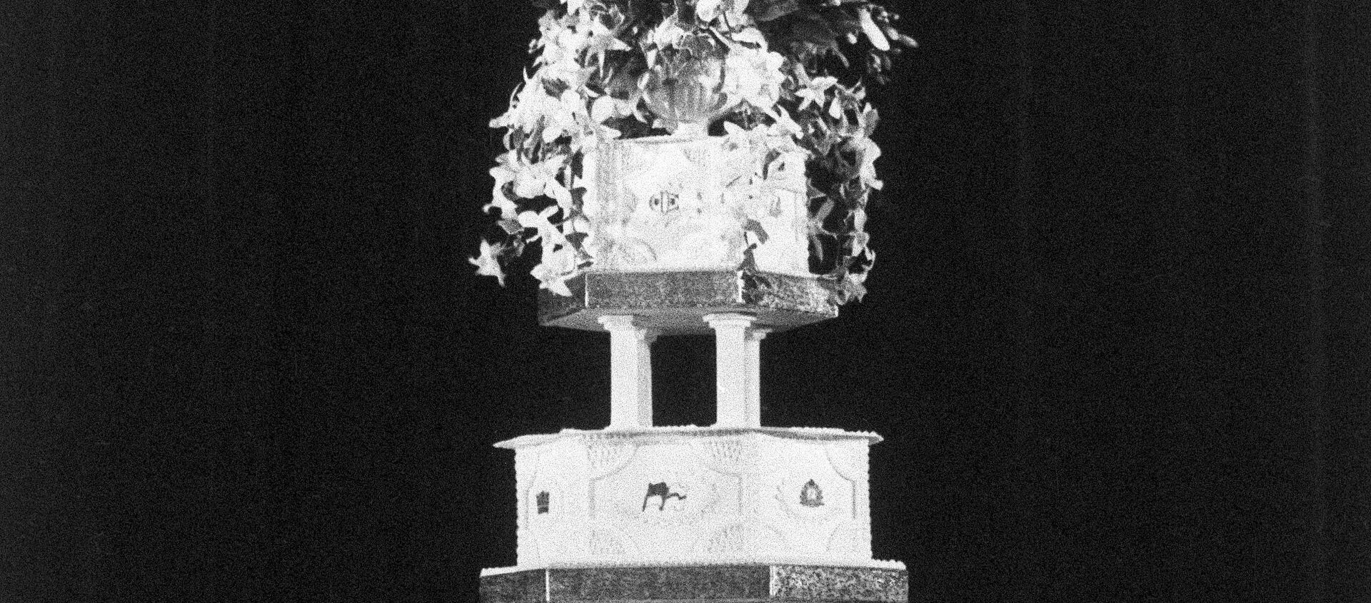 ダイアナ妃・チャールズ皇太子のウェディングケーキ - Sputnik 日本, 1920, 29.07.2021