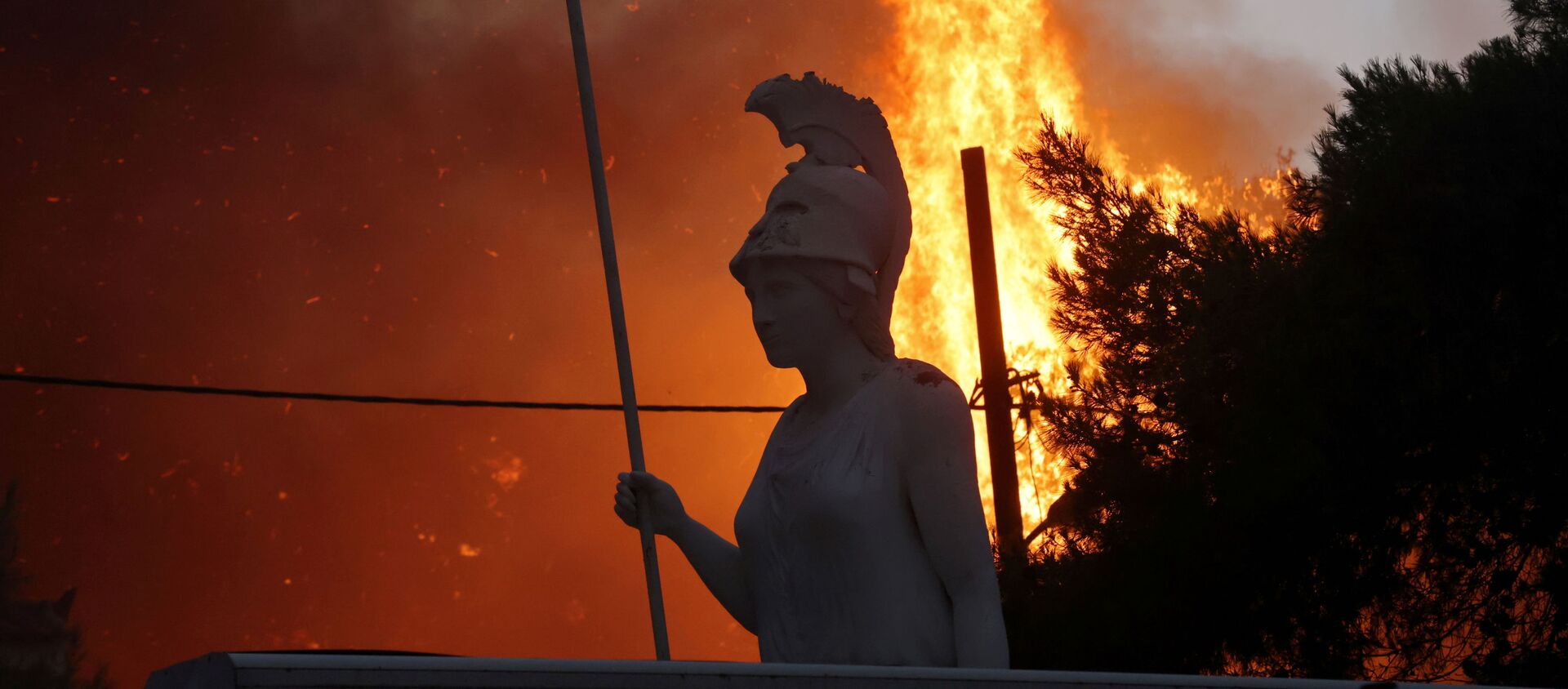 ギリシャ・アテネ北部のヴァリンポンピ郊外で発生した森林火災 - Sputnik 日本, 1920, 05.08.2021