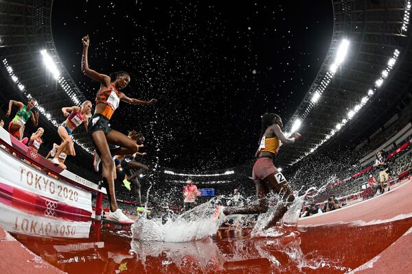東京五輪の陸上競技・女子3000メートル障害に挑む選手ら - Sputnik 日本