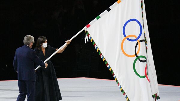 東京五輪閉幕　五輪旗は2024年開催地のパリへ - Sputnik 日本