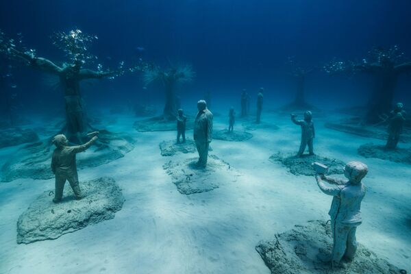 キプロスのアヤ・ナパ沖の海底にオープンした彫刻美術館「MUSAN」 - Sputnik 日本