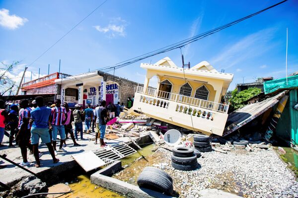 ハイチ・レカイで、地震により倒壊した家屋 - Sputnik 日本