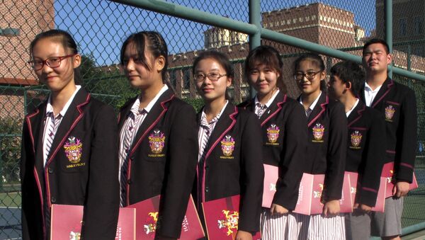 中国・天津市のインターナショナルスクールで、開校式に備える生徒ら - Sputnik 日本