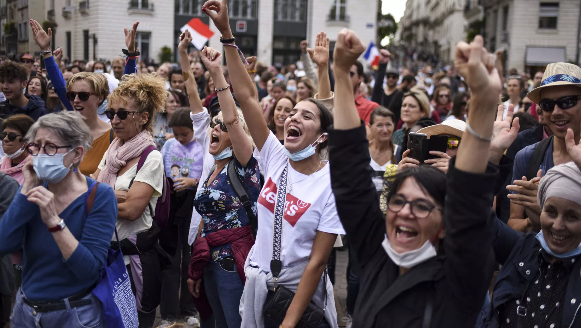 ブリュッセルで欧州全体としてのコロナ規制抗議デモ