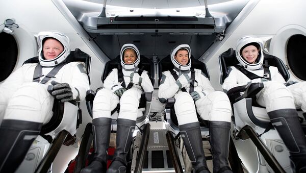 宇宙旅行者：スペースX、乗客4人を乗せた宇宙船クルードラゴン打ち上げ　宇宙旅行ミッション「Inspiration4」 - Sputnik 日本