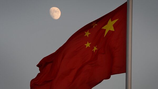 月に映える中国国旗 - Sputnik 日本