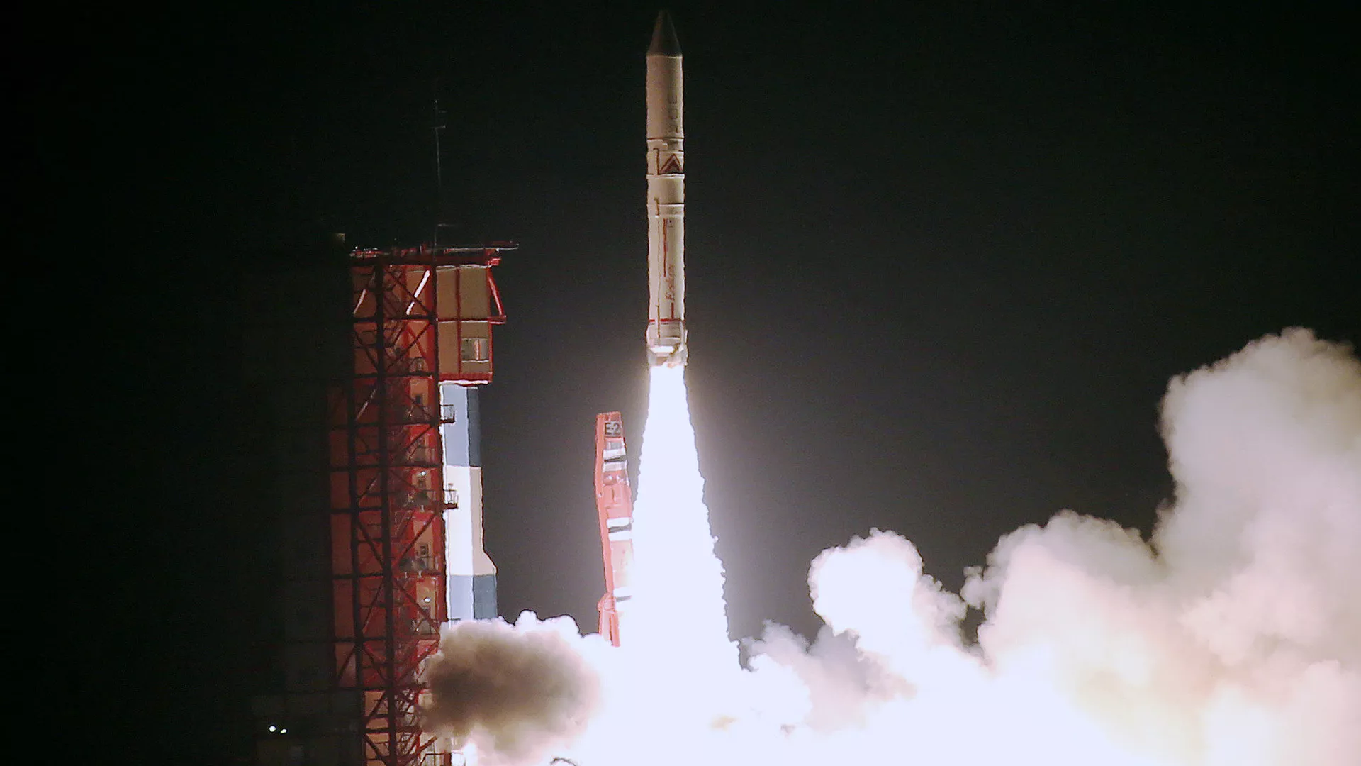 日本　イプシロンロケット5号機の打上げ延期　風が条件満たさず