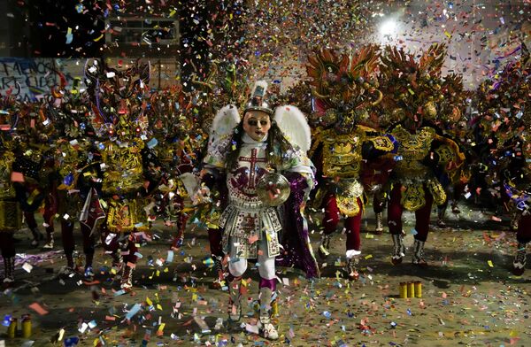 ボリビア・オルロで「ディアブラーダ（悪魔の踊り）」を踊る住民 - Sputnik 日本