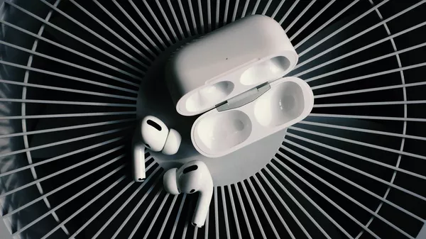 Беспроводные наушники AirPods - Sputnik 日本