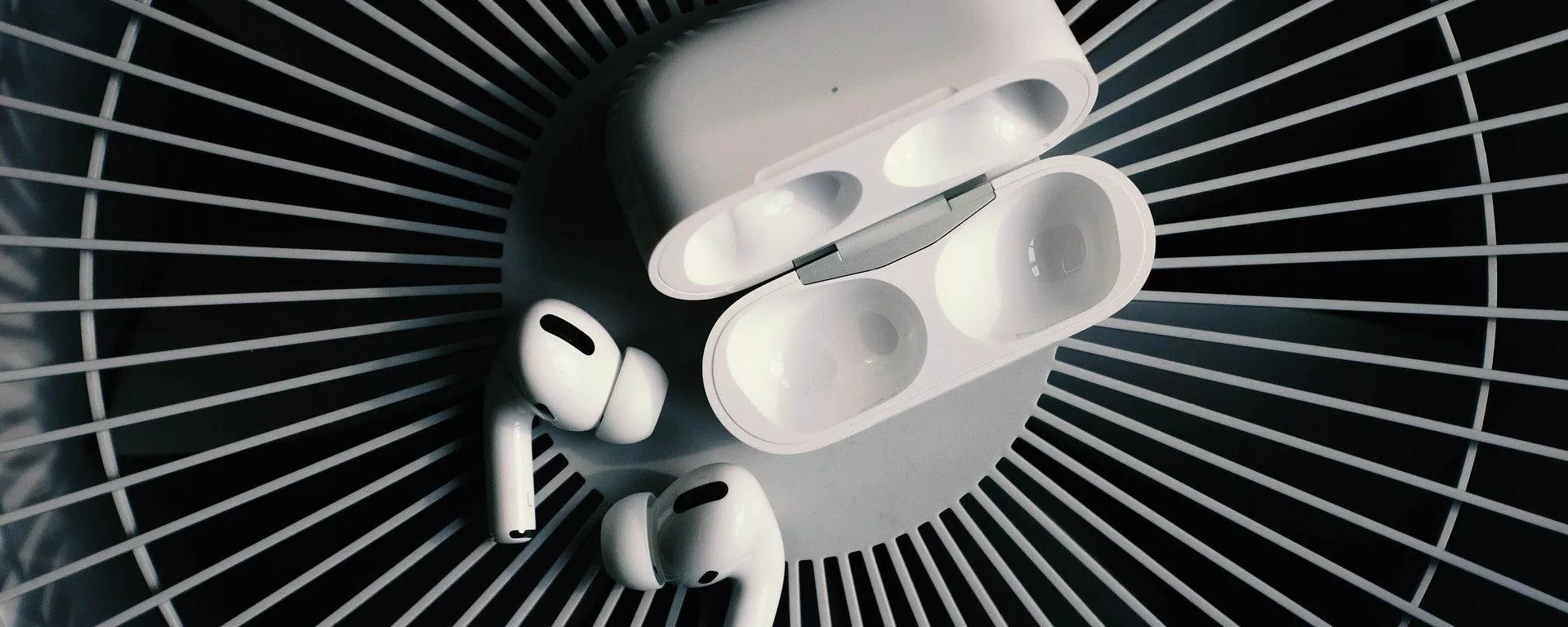 Беспроводные наушники AirPods - Sputnik 日本, 1920, 19.10.2021
