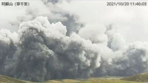 気象庁の監視カメラが撮影した阿蘇山の噴火 - Sputnik 日本