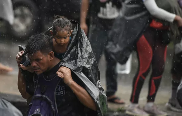 難民認定を求めて米国へ向かう移民(25日、メキシコ・チアパス州) 難民認定を求めて米国へ向かう移民(25日、メキシコ・チアパス州) - Sputnik 日本