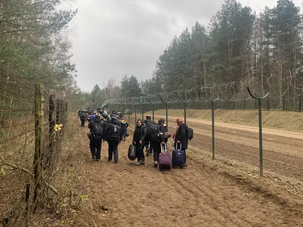 Беженцы на белорусско-польской границе - Sputnik 日本