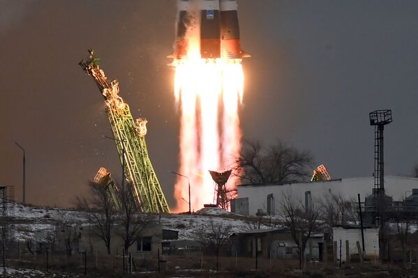 前澤友作氏らを乗せたソユーズ宇宙船打ち上げの様子（カザフスタン・バイコヌール宇宙基地） - Sputnik 日本