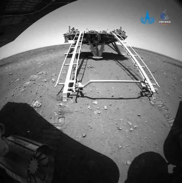 中国の火星探査車「祝融(Zhurong)」が撮影した火星の地表(5月22日) 中国の火星探査車「祝融(Zhurong)」が撮影した火星の地表(5月22日) - Sputnik 日本