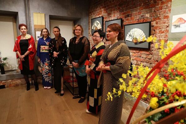 ロシアの著名な東洋学者タチアナ・ナウモワ氏主催の「家庭の幸福」展がモスクワ第1東洋画廊で開催された。 - Sputnik 日本