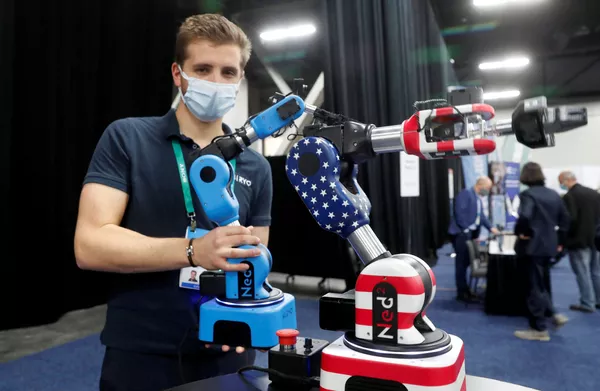 CES 2022の公式メディアイベント「CES Unveiled」で展示された、フランス・Niryo社の教育・研究用ロボットアームロボットアーム「Ned2」(3日、米ネバダ州・ラスベガス) CES 2022の公式メディアイベント「CES Unveiled」で展示された、フランス・Niryo社の教育・研究用ロボットアームロボットアーム「Ned2」(3日、米ネバダ州・ラスベガス) - Sputnik 日本