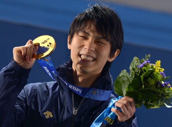 2014年ソチ五輪で金メダルを獲得。メダルセレモニーで披露（ロシア・ソチ） - Sputnik 日本