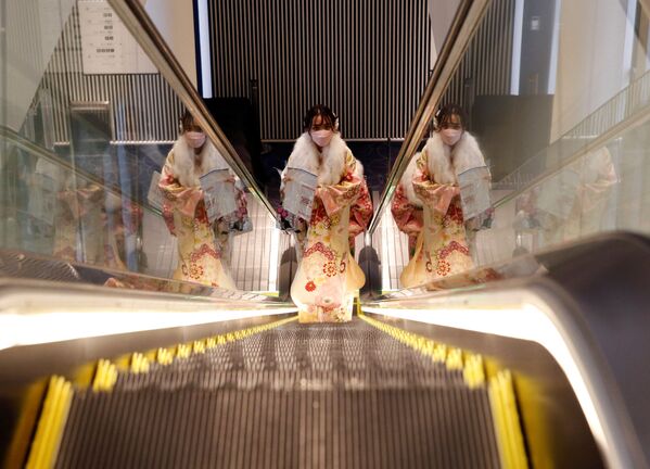 振袖を着て成人式に臨む新成人（日本・東京都、10日） - Sputnik 日本